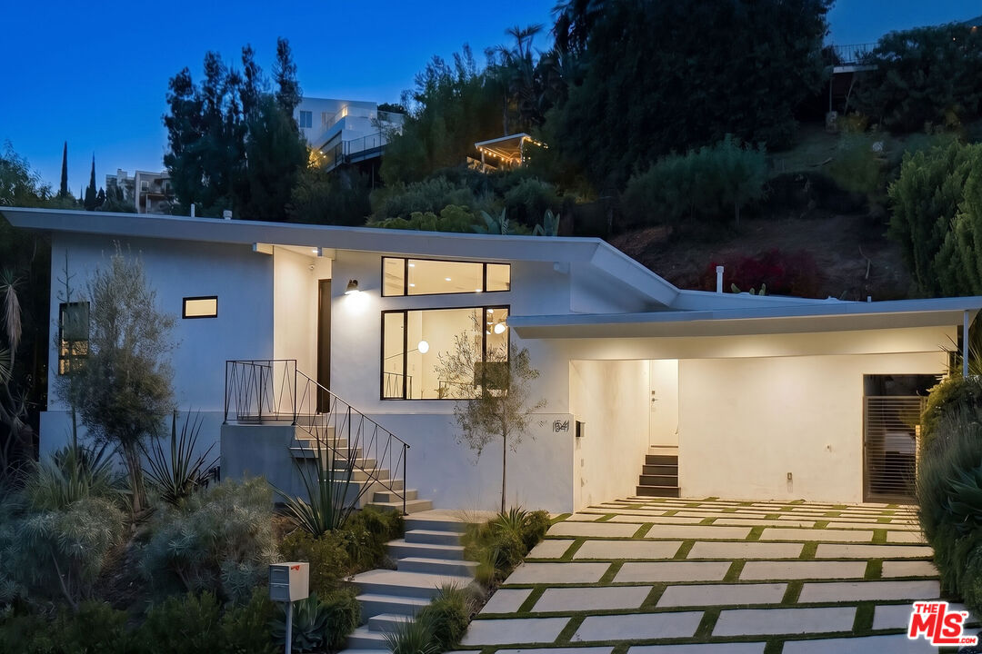 1541 Rising Glen Road Los Angeles, CA 90069 - Photo 1 of 19