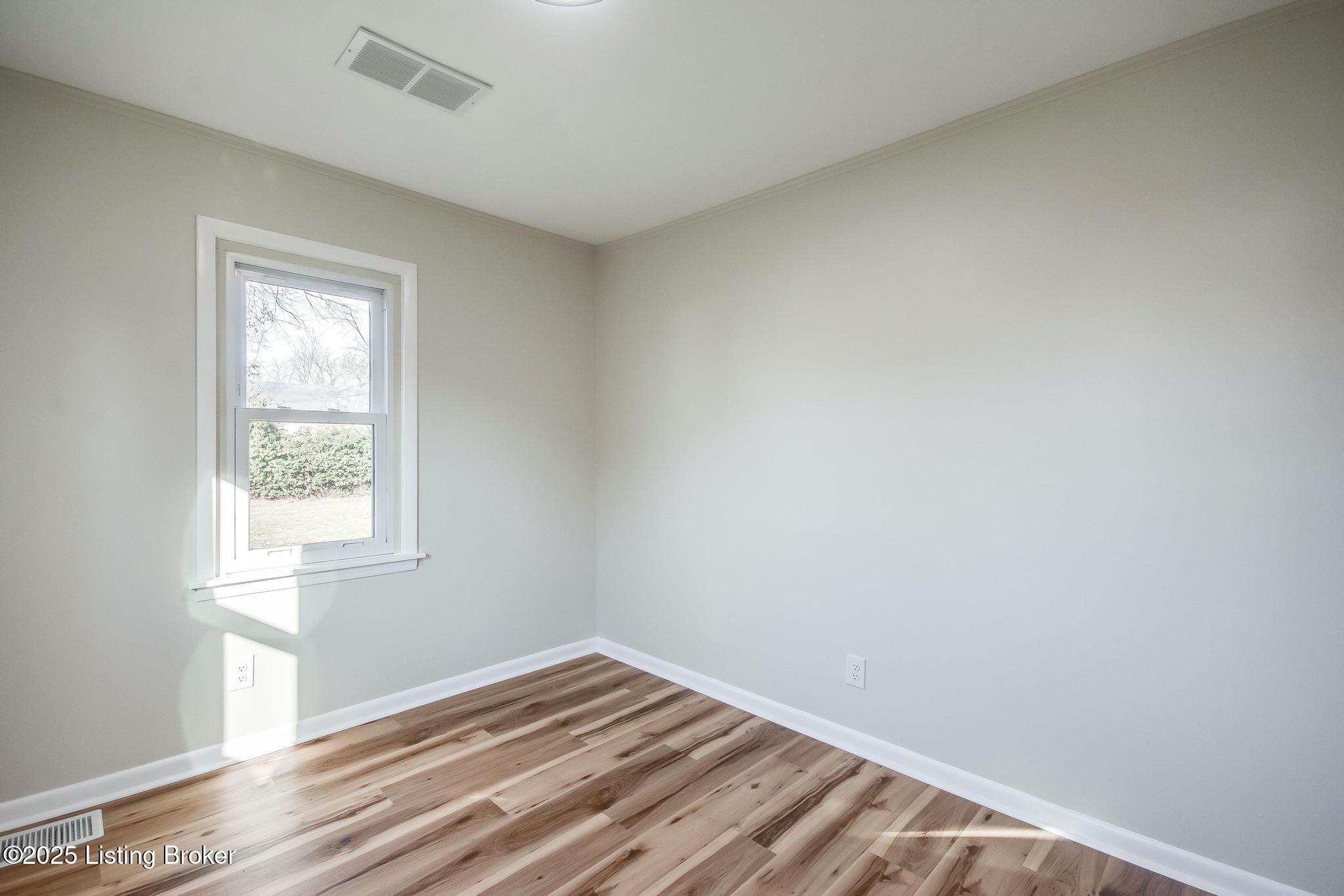 1011 Reeves Road Louisville, KY 40219 - Photo 19 of 39 1011_Reeves_Rd_40219_711