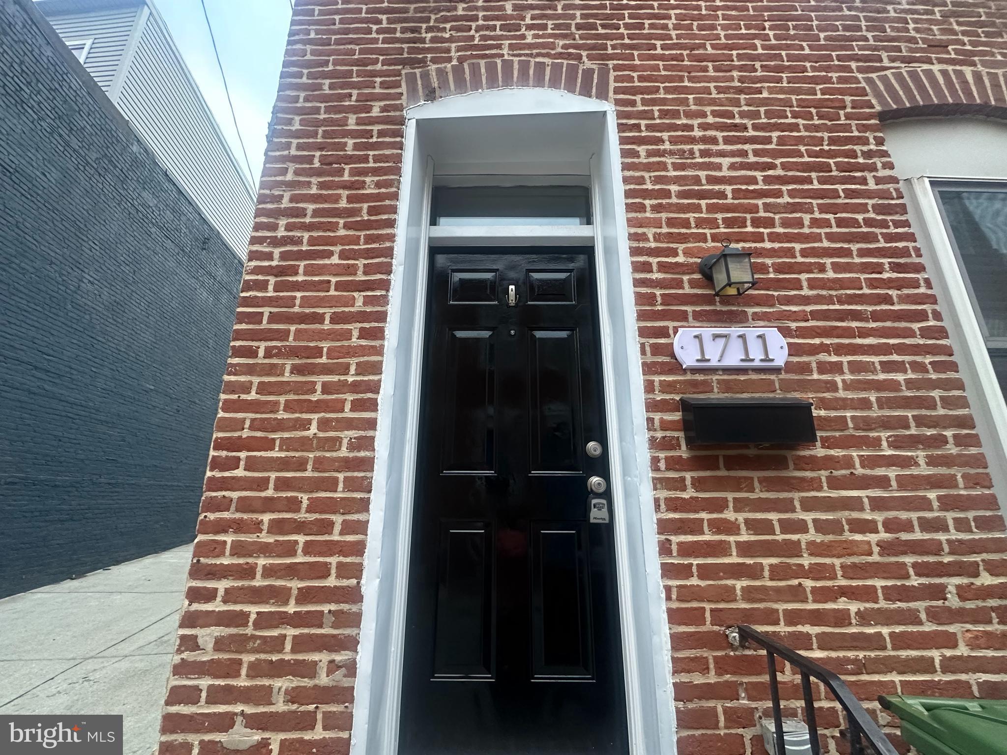 1711 Marshall Street Baltimore, MD 21230 - Photo 2 of 18