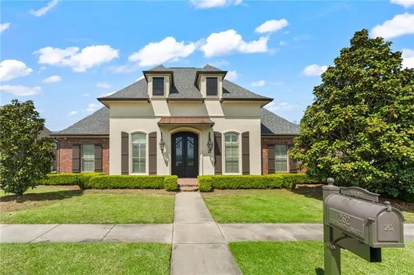 $575,000 | 262 Riverwood Drive, Houma, LA 70360
