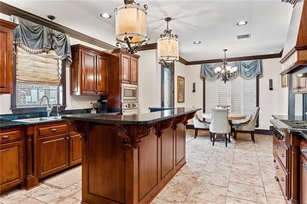 $575,000 | 262 Riverwood Drive, Houma, LA 70360