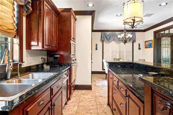 $575,000 | 262 Riverwood Drive, Houma, LA 70360