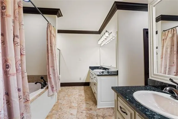 $575,000 | 262 Riverwood Drive, Houma, LA 70360