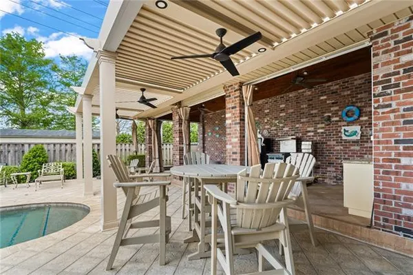 $575,000 | 262 Riverwood Drive, Houma, LA 70360