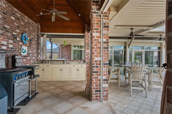 $575,000 | 262 Riverwood Drive, Houma, LA 70360