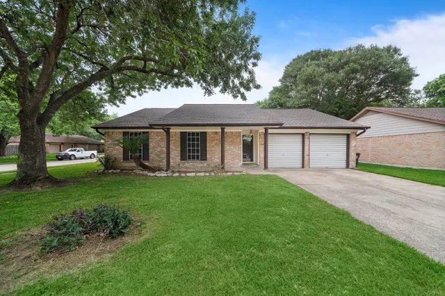 $259,900 | 1617 Pecan Hollow Street, Pearland, TX 77581
