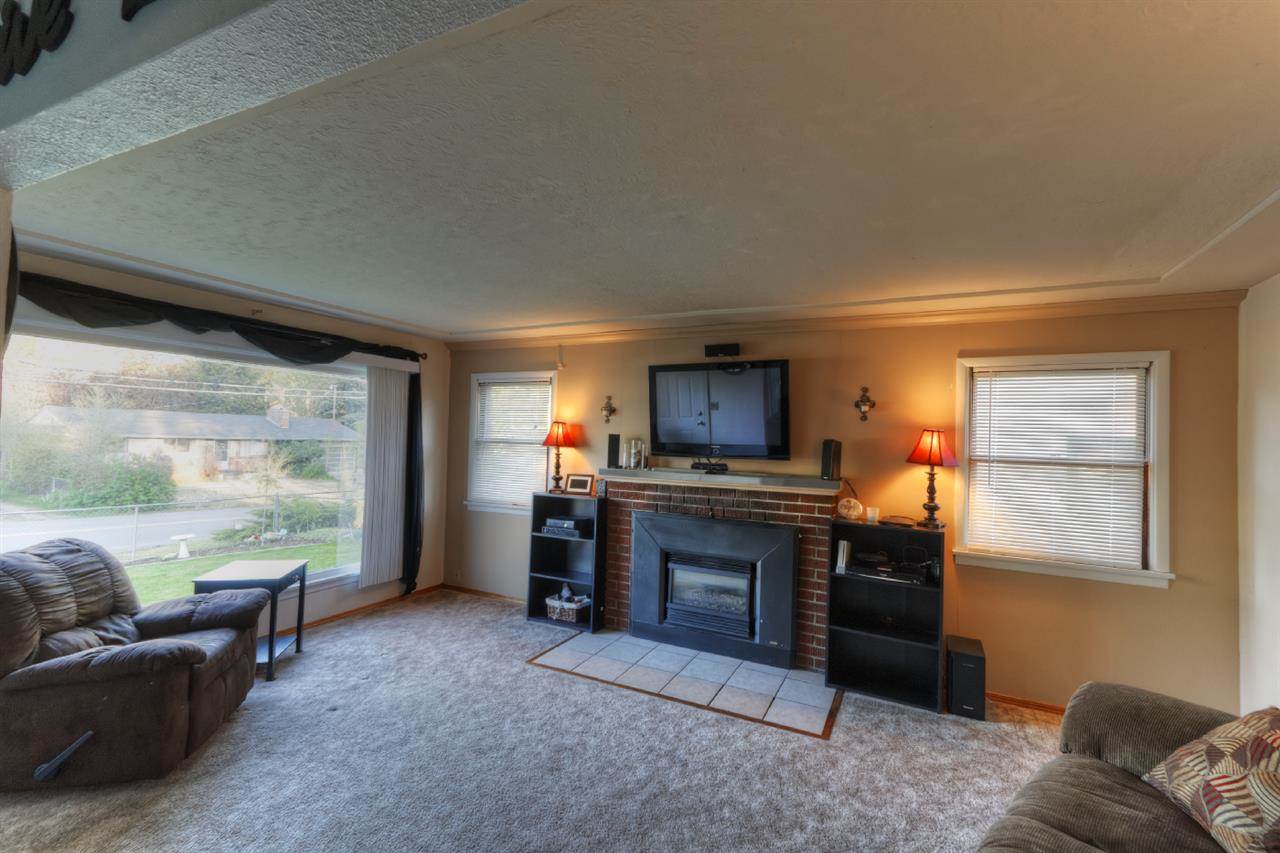 1423 North Vista Road Spokane Valley, WA 99212 - Photo 2 of 14