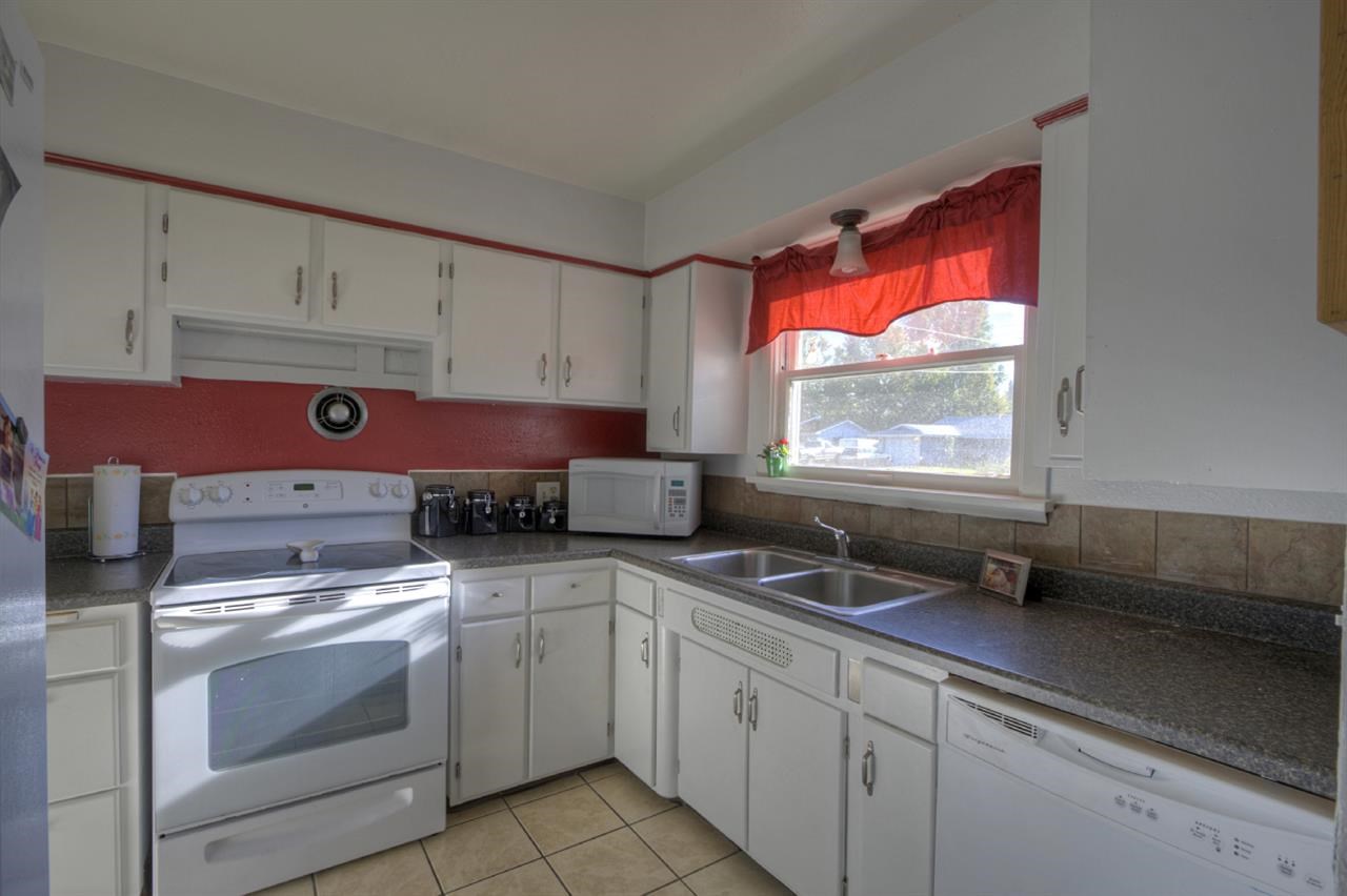 1423 North Vista Road Spokane Valley, WA 99212 - Photo 4 of 14