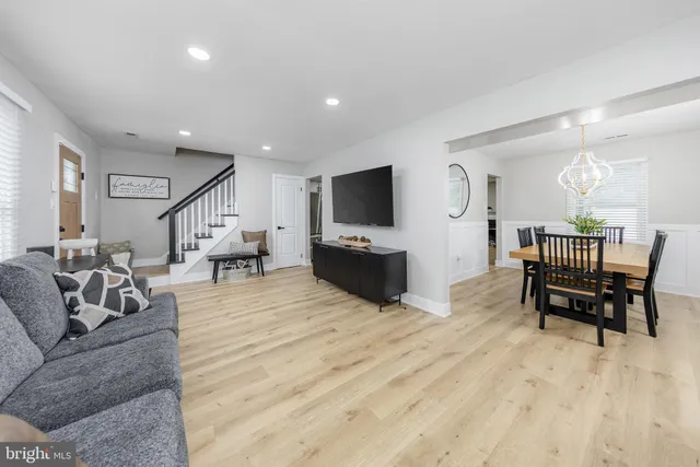 $449,900 | 128 Robins Run West, Swedesboro, NJ 08085