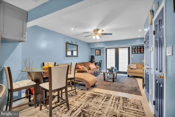 $220,000 | 40 Via Cascata Drive, Clementon, NJ 08021