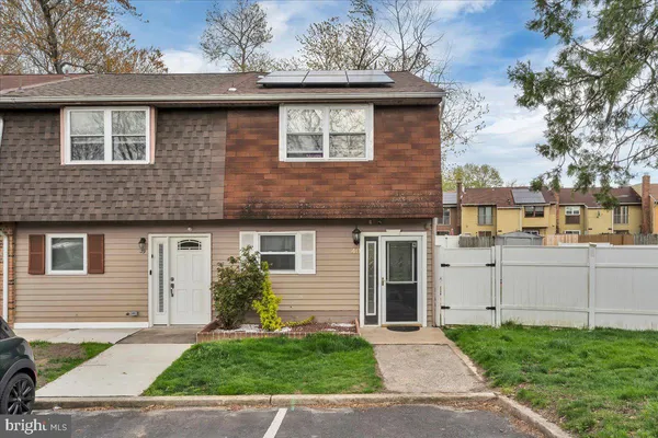 $220,000 | 40 Via Cascata Drive, Clementon, NJ 08021