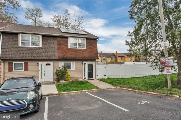 $220,000 | 40 Via Cascata Drive, Clementon, NJ 08021
