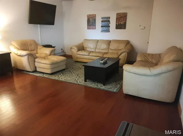 $425,000 | 677 State Hwy AA, Piedmont, MO 63957