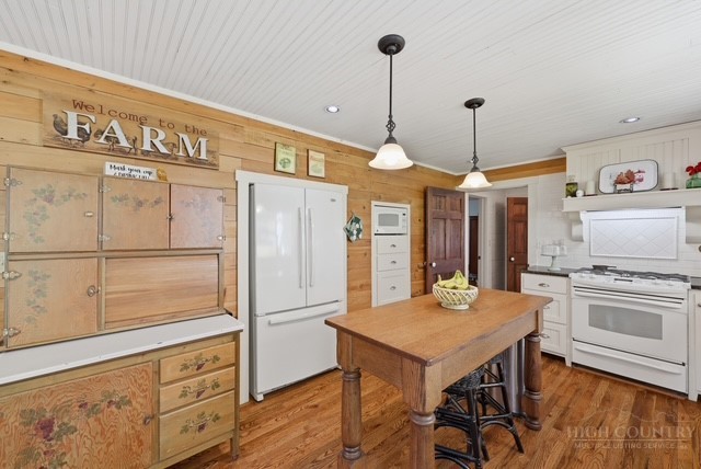 1294 Spencer Branch Road Lansing, NC 28643 - Photo 31 of 47
