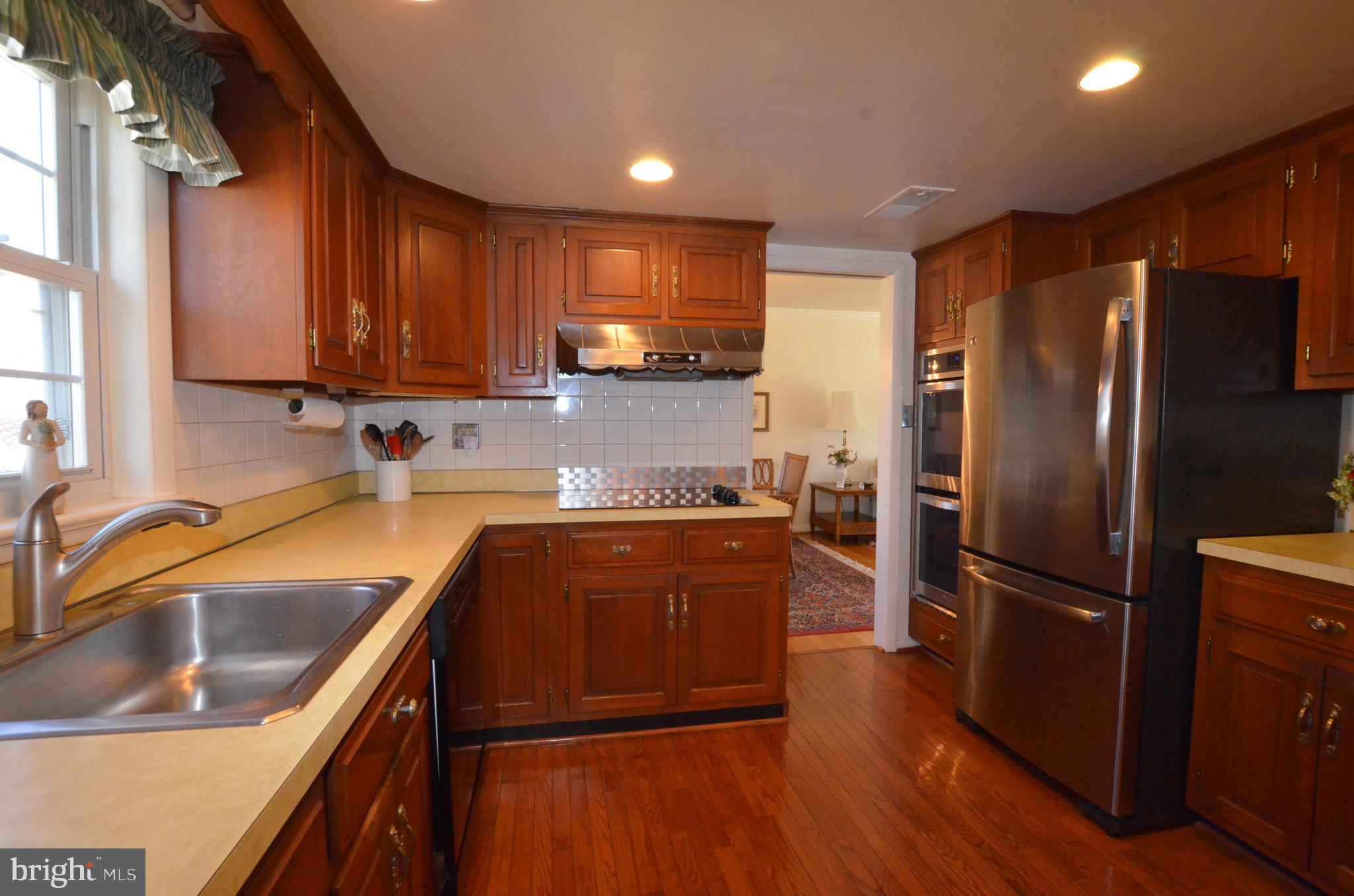 307 Hannes Street Silver Spring, MD 20901 - Photo 6 of 37