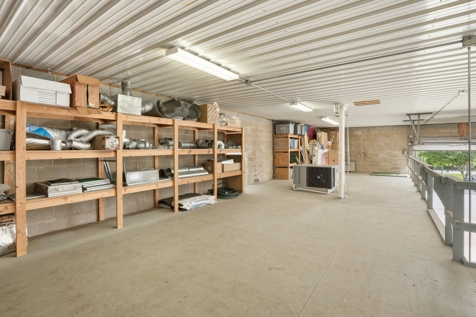 1702 South Dixie Highway Crete, IL 60417 - Photo 13 of 50 a view of a room with racks
