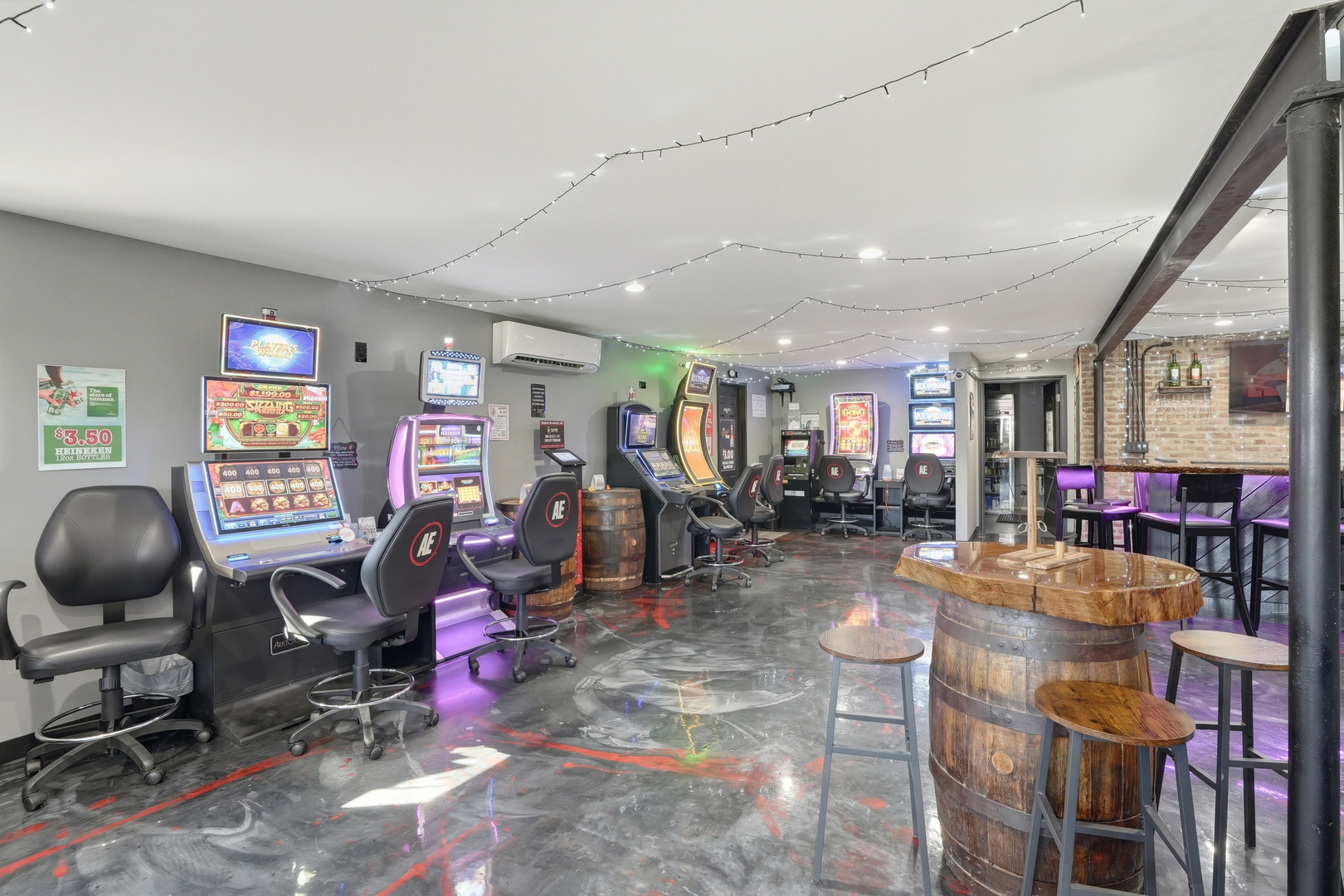 1702 South Dixie Highway Crete, IL 60417 - Photo 28 of 50 a view of a room with gym equipment