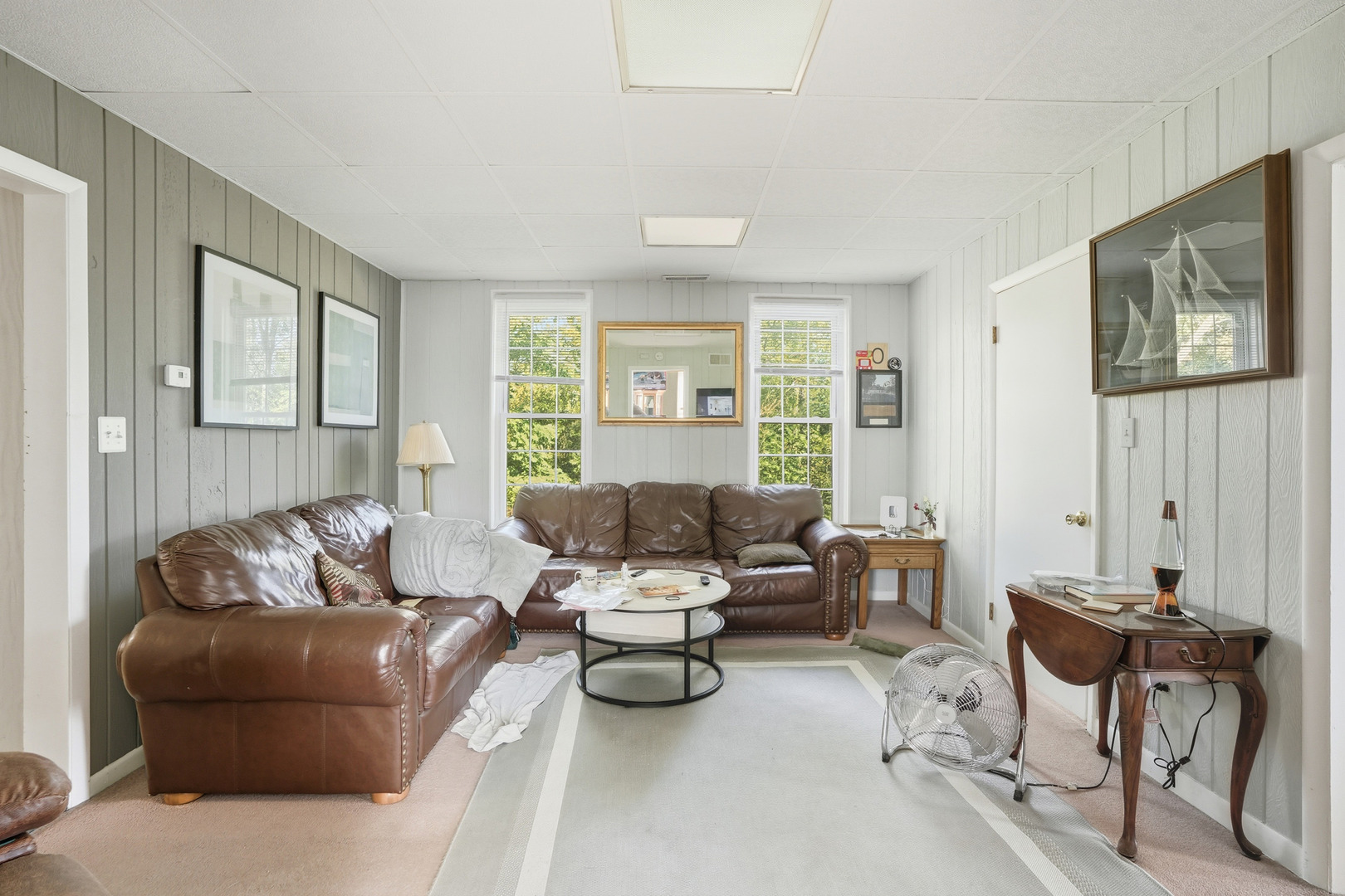 1702 South Dixie Highway Crete, IL 60417 - Photo 35 of 50 a living room with furniture and a window