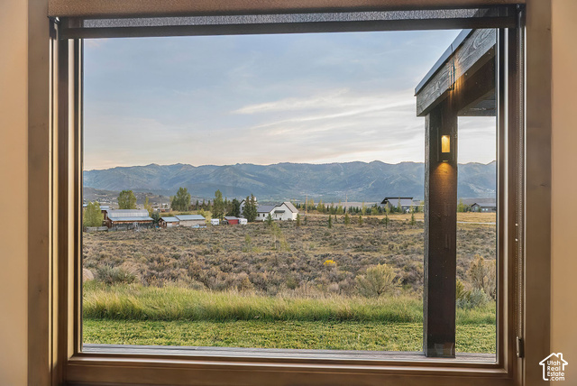 1130 Pace Road Park City, UT 84098 - Photo 36 of 73 Expansive window with roller shade, framed by wood trim