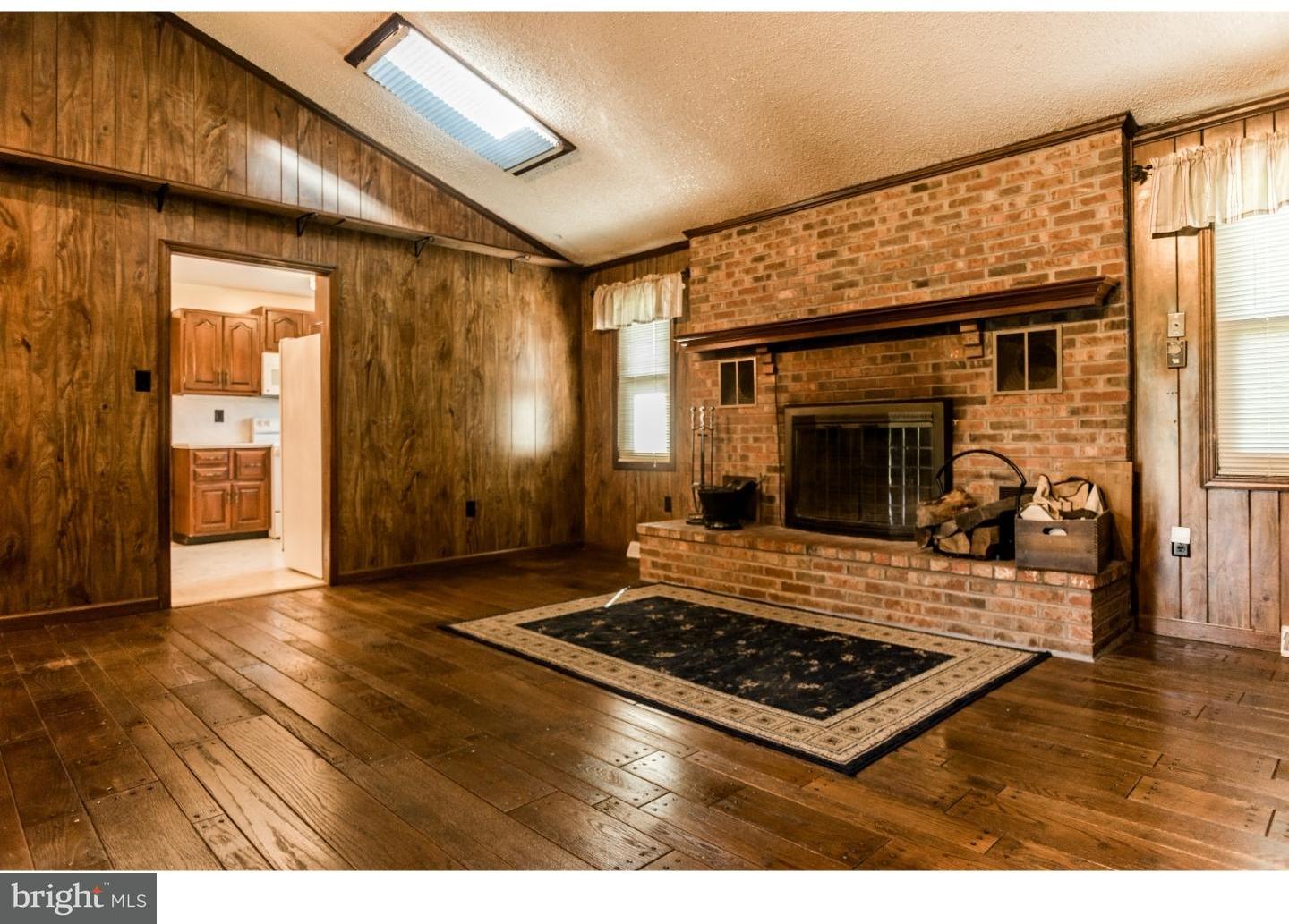 648 Dutch Neck Road Middletown, DE 19709 - Photo 3 of 25 Fireplace