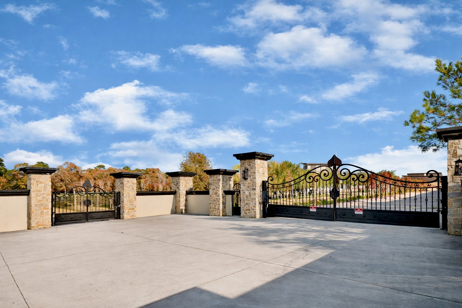 28811 Riley Road Waller, TX 77484 - Photo 4 of 50 a view of a terrace