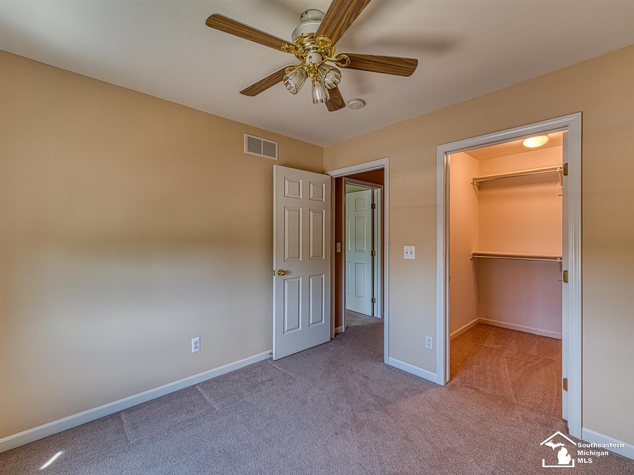 547 Ridge Point Drive Dundee, MI 48131 - Photo 24 of 43 Walk-in Closet