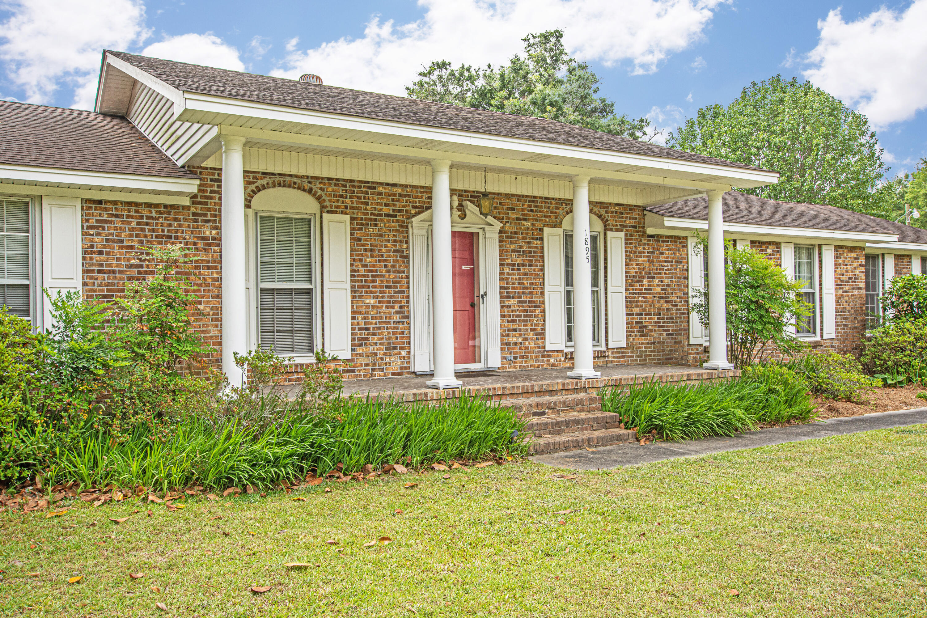 1895 Fish Road Ridgeville, SC 29472 - Photo 3 of 26 0-15
