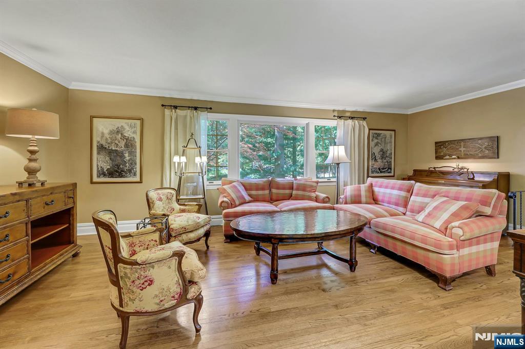 598 Whitenack Road River Vale, NJ 07675 - Photo 15 of 41