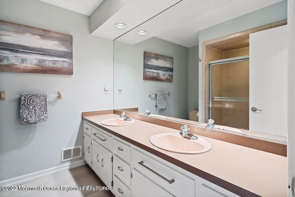425 A Atlantic Avenue Spring Lake, NJ 07762 - Photo 25 of 26 Hallway Bathroom