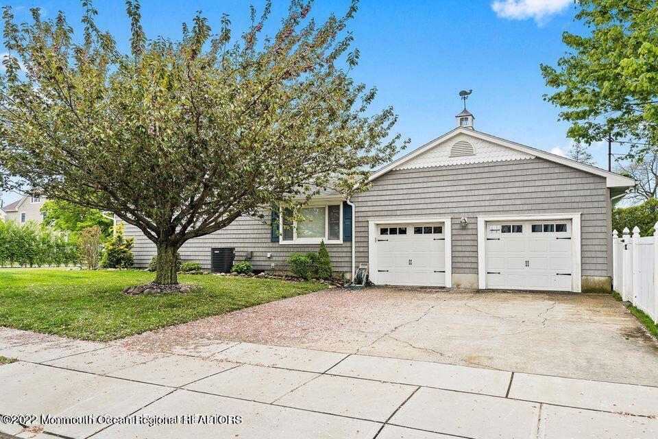 425 A Atlantic Avenue Spring Lake, NJ 07762 - Photo 5 of 26 Attached 2 Car Garage