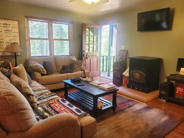 $279,900 | 57926 Manzanita Trail, Badger, CA 93603