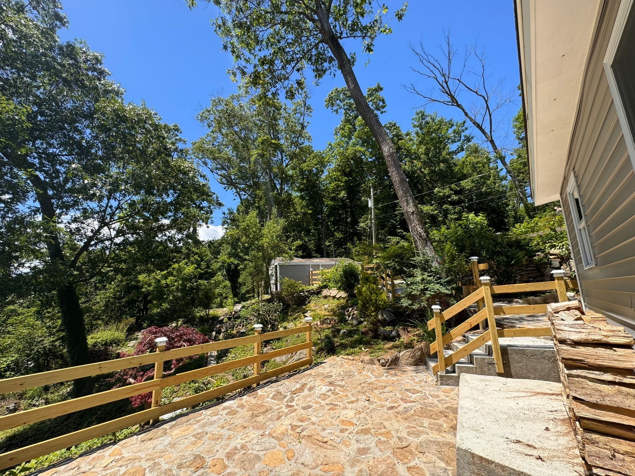 22 Hemlock Trail Newtown, CT 06482 - Photo 3 of 24