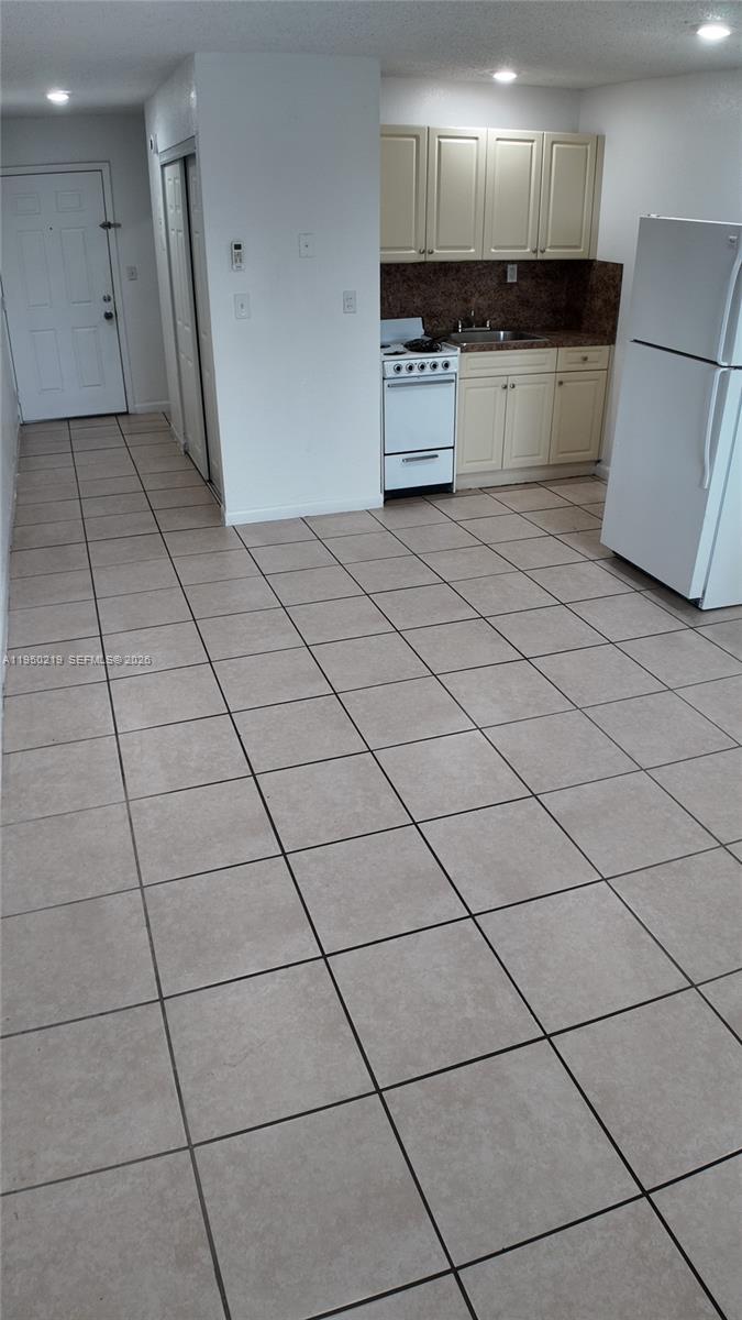 10900 Southwest 196th Street, Unit 405 Cutler Bay, FL 33157 - Photo 2 of 11