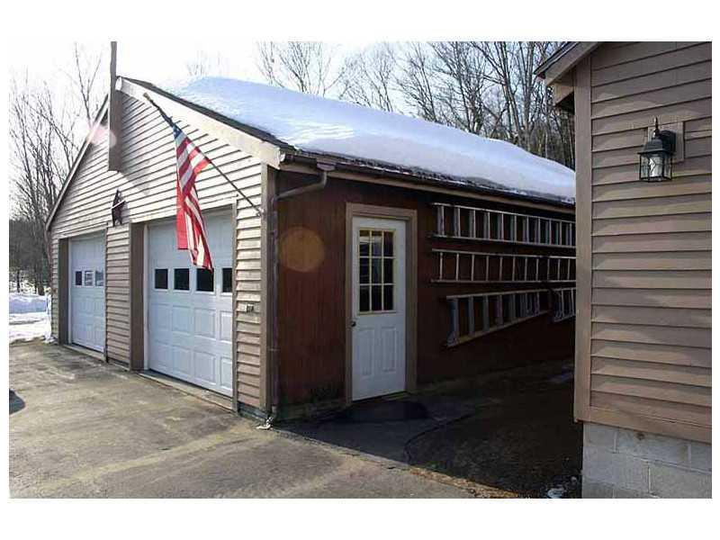 421 Bear River Road Newry, ME 04261 - Photo 17 of 19 Garage.