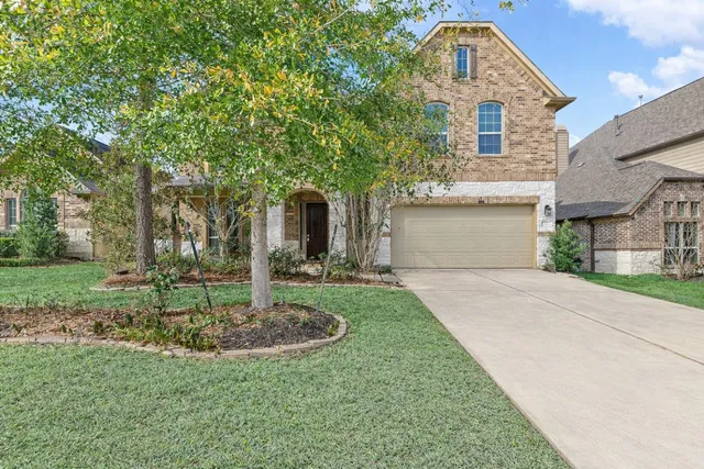 $842,000 | 35 North Wheatleigh Drive, Tomball, TX 77375