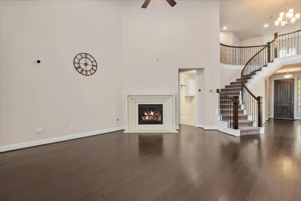 $825,000 | 35 North Wheatleigh Drive, Tomball, TX 77375