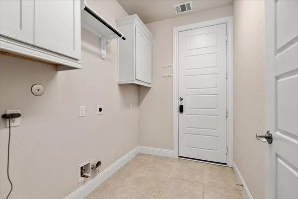 $825,000 | 35 North Wheatleigh Drive, Tomball, TX 77375