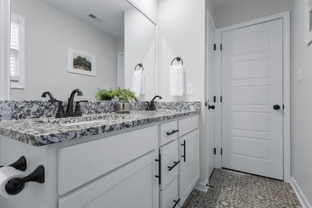 $293,900 | 1186 Cottonwood Drive, Clarksville, TN 37040