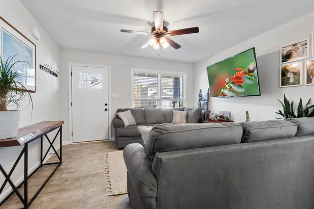 $293,900 | 1186 Cottonwood Drive, Clarksville, TN 37040