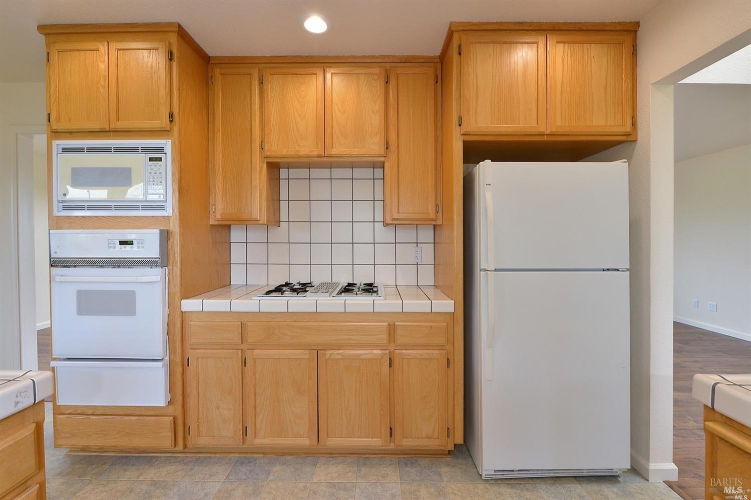 3980 Stony Point Road Santa Rosa, CA 95407 - Photo 10 of 42 a utility room with washer and dryer