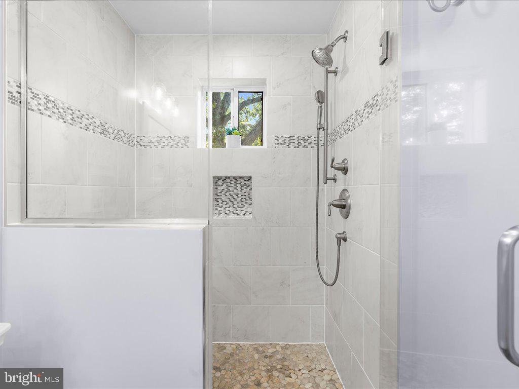 608 Amoss Road Severna Park, MD 21146 - Photo 49 of 81 Primary en suite