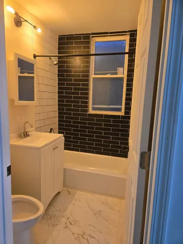 $1,500 | 6229 South Bishop Street, Unit 2, Chicago, IL 60636