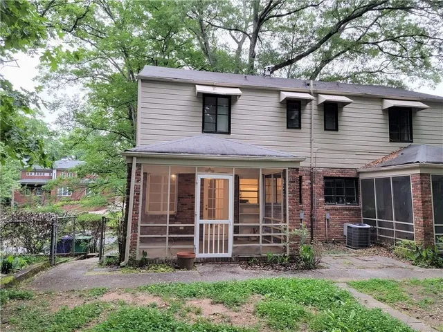 $2,800 | 1321 Stillwood Drive Northeast, Unit B, Atlanta, GA 30306