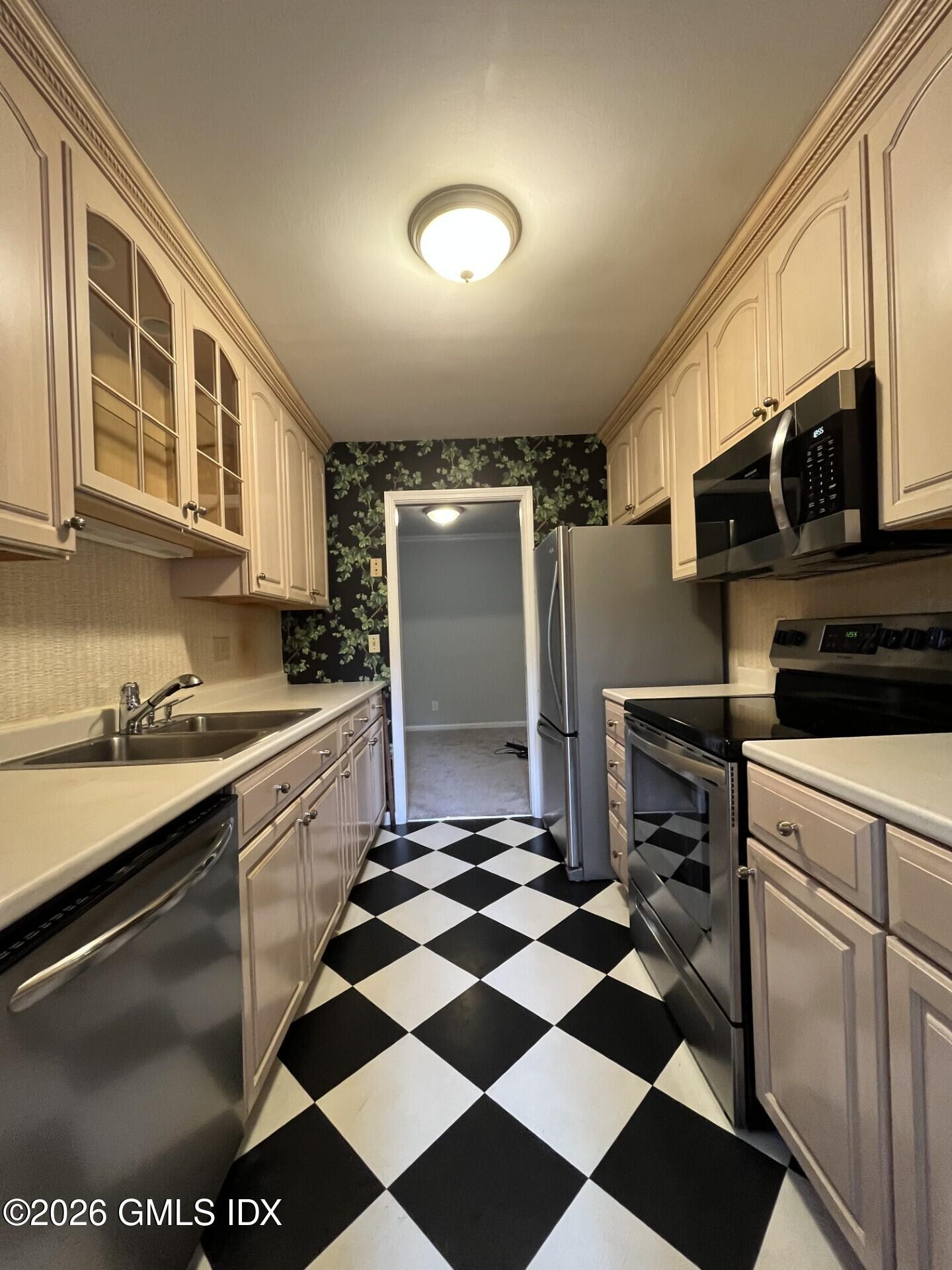 140 Field Point Road, Unit 10 Greenwich, CT 06830 - Photo 7 of 20 dc1d824f-6cff-458b-860c-4deb28595c09
