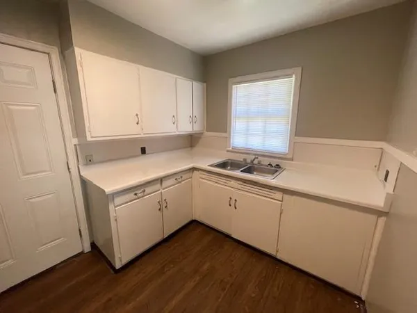 $795 | 758 Waring Road, Memphis, TN 38122