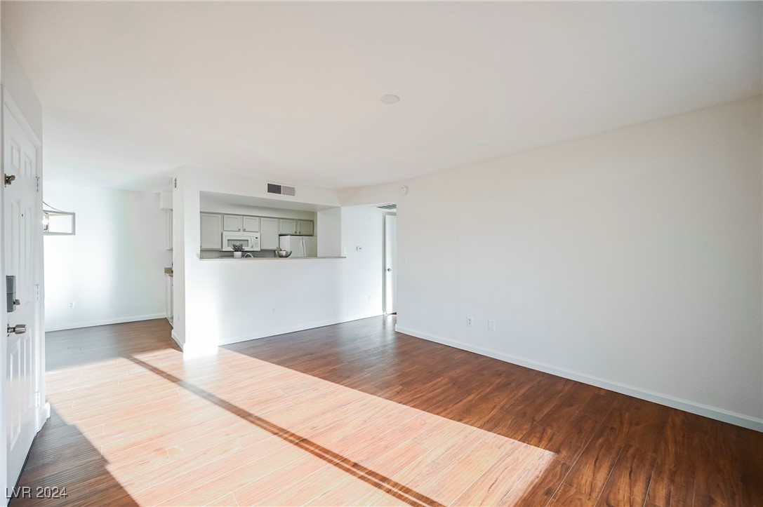 8101 West Flamingo Road, Unit 1010 Las Vegas, NV 89147 - Photo 8 of 18