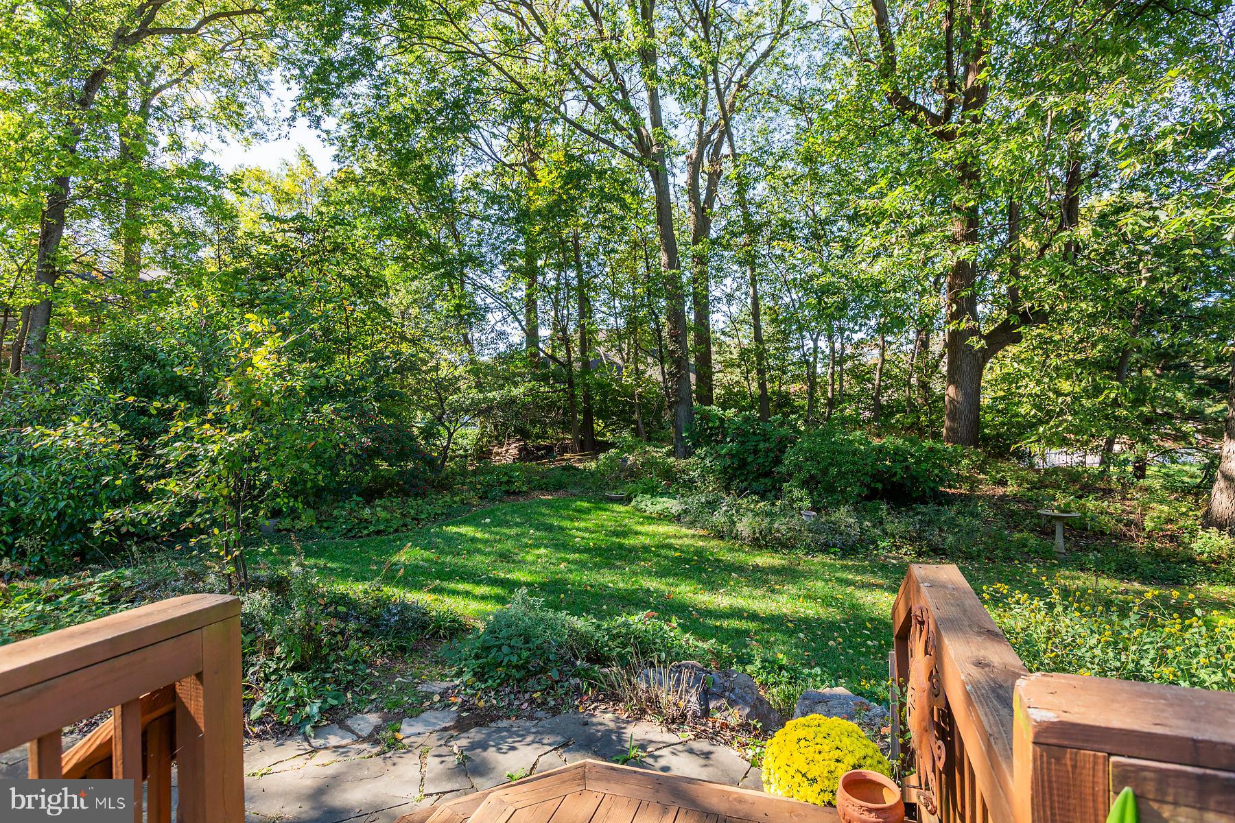 816 Tarpley Drive Lancaster, PA 17601 - Photo 69 of 110 a backyard of a house with a swing table and chairs