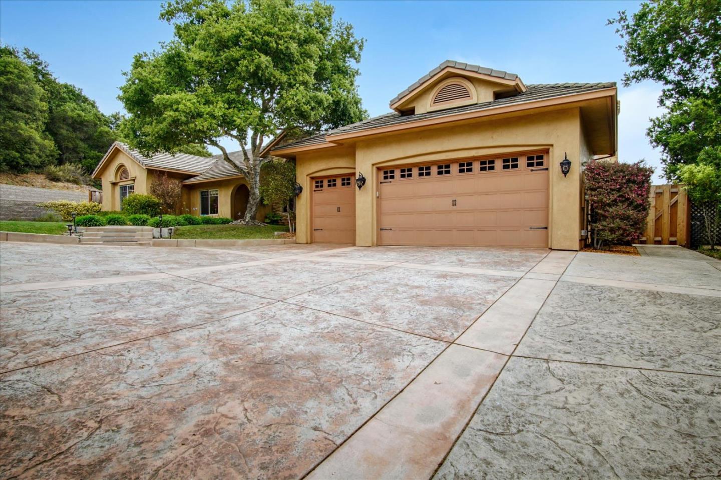 19735 Moonglow Road Salinas, CA 93907 - Photo 3 of 100 Gallery Image 3