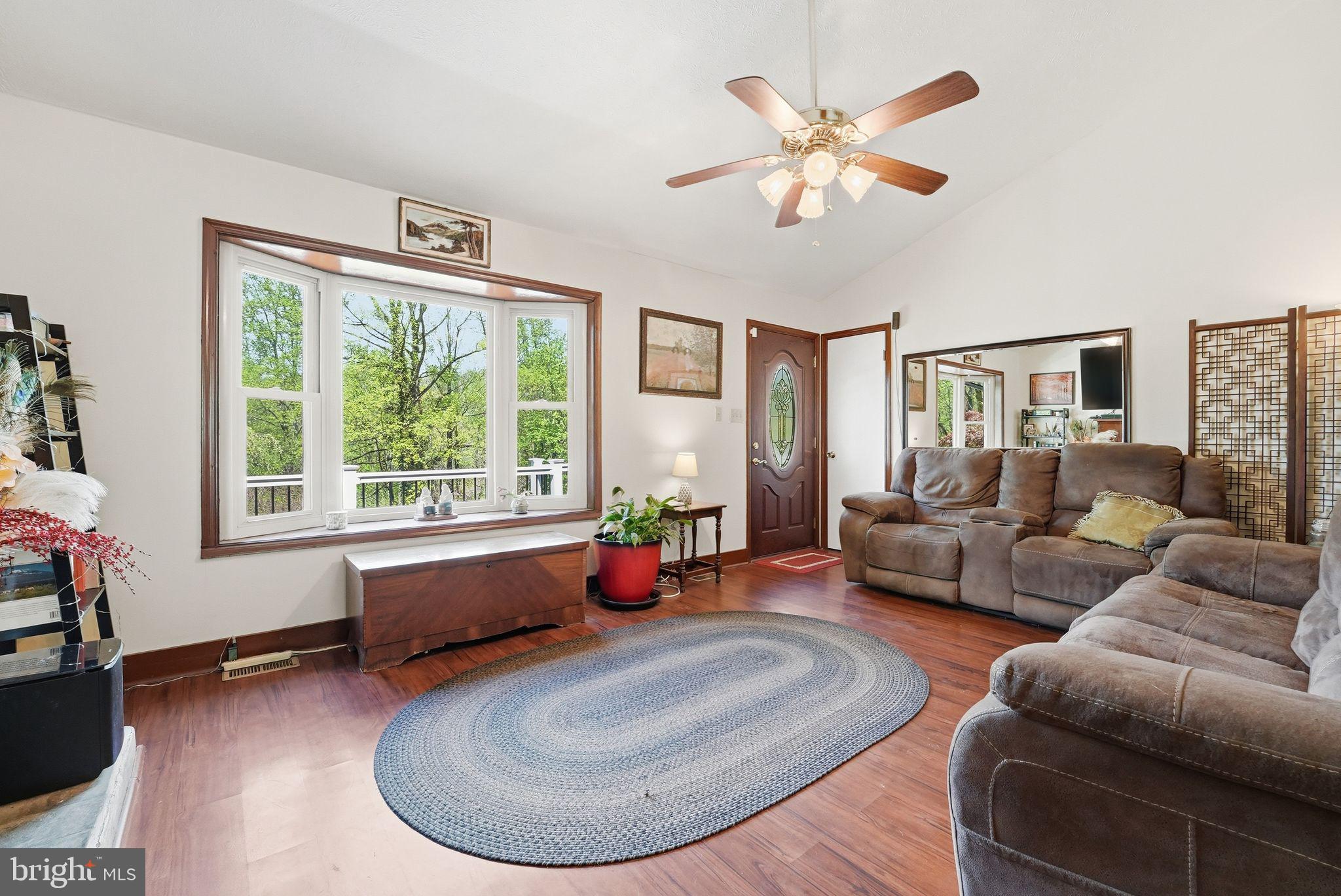 648 Creek Road Front Royal, VA 22630 - Photo 15 of 72 Living Room