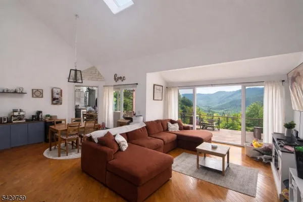 $279,000 | 4 Attitash Drive, Unit 2, Vernon, NJ 07462